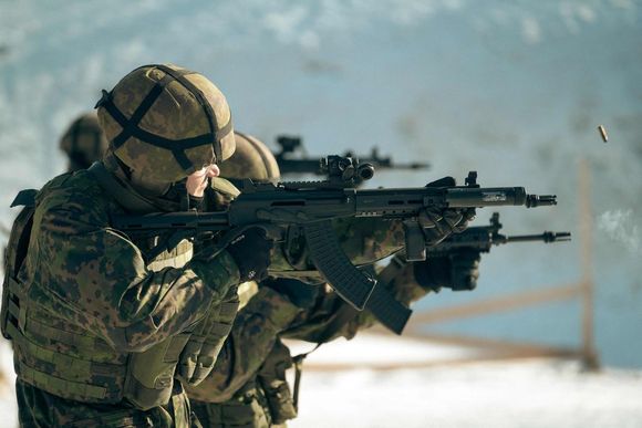 hpuyfz finnish reservists of the guard jaeger regiment stand at a shooting range as they take part in a military exercise at the santahamina military base in helsinki finland 20240325063112