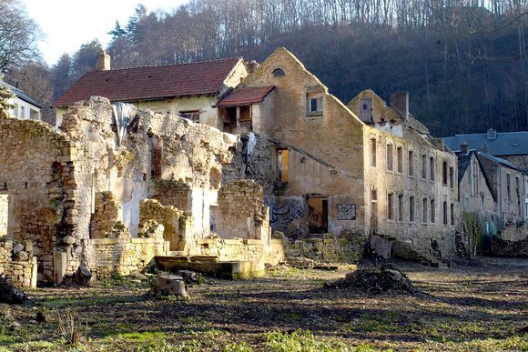 74jfg5 the ruins of chateau de mansfeld today photo guy jallay 20231111071711