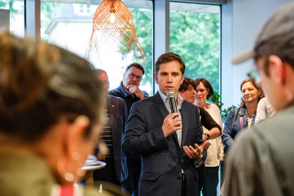 k89ebh meeting pieyre alexandre anglade kandidat ensemble legislatives benelux 020724 foto laurent sturm 32291075 20240708085644