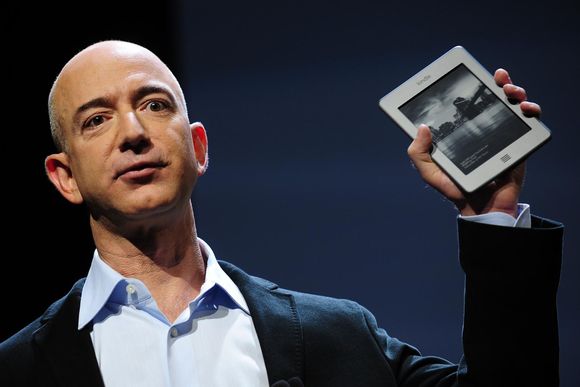 1emqx9 amazon founder jeff bezos said on february 2 2021 he would give up his role as chief executive of the tech and e commerce giant this year as the company reported a surge in profit and revenue in the 20240202093234