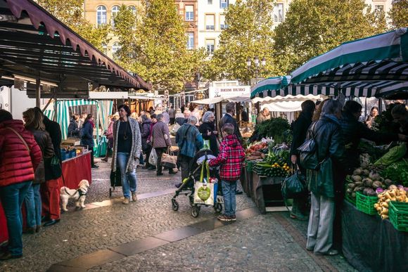 f5hzii market on the place guillaume ii photo vdl 20240625072811