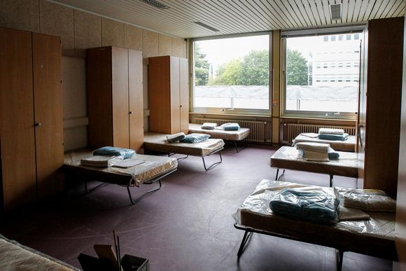 72z6cg beds in an asylum seeker shelter in strassen photo guy jallay 20240313163725