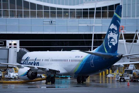 9hxh12 alaska airlines grounds its fleet of 65 boeing 737 max 9s after fuselage section blew out in flight 30778260 20240108061630