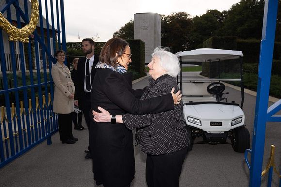 e1z4dd yuriko backes greets janet yellen at luxembourg amer cemetery 17 oct 2023 20231018153438