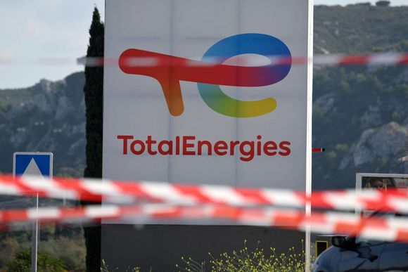 2dhvhf a totalenergies oil station near marseille 20240430163421