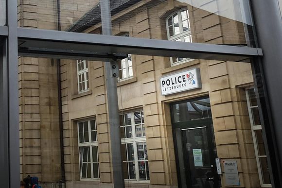 xlrysj polizei polizeikommissariat bahnhof luxemburg gare gewalt gegen festgenommene polizeigewalt 29589392 20231020123925