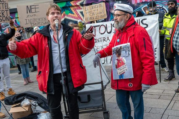 kicwzo peter freitag at left at demonstration against the corona measures in december 2021 by christoph olinger 20240529111248