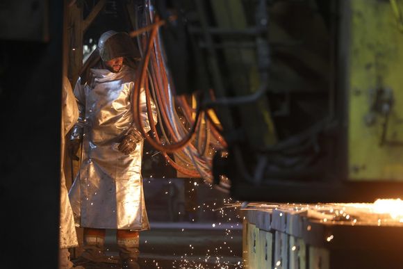 ca7uq2 arcelormittal workers in belval producing steel in january 20231002110024